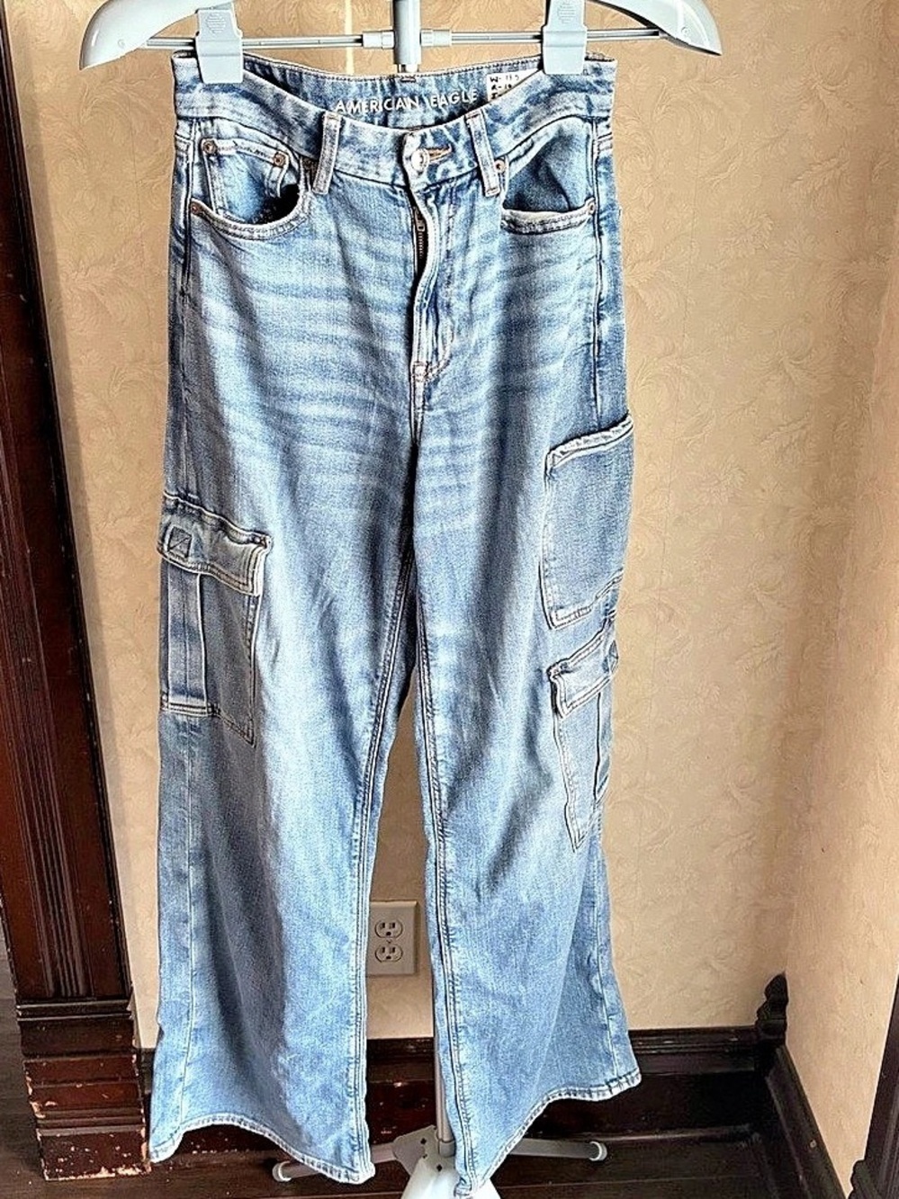 American Eagle Curvy Super High-Rise Baggy Wide Leg Wide Leg Cargo Jeans Blue
